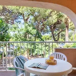 Pierre Et Le Port Aparthotel Hyeres