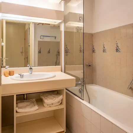 Pierre Et Le Port 3* Hyères