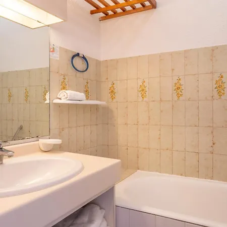 Pierre Et Le Port 히에레