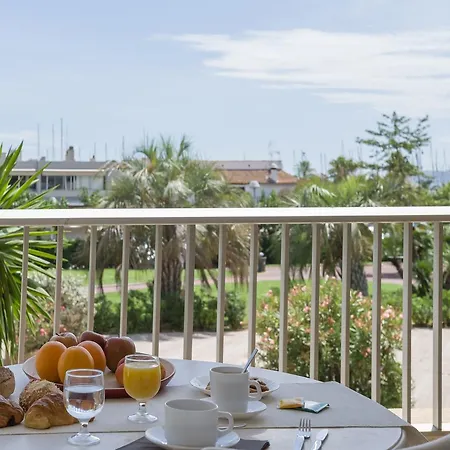 Apart-hotel Pierre Et Le Port 3*