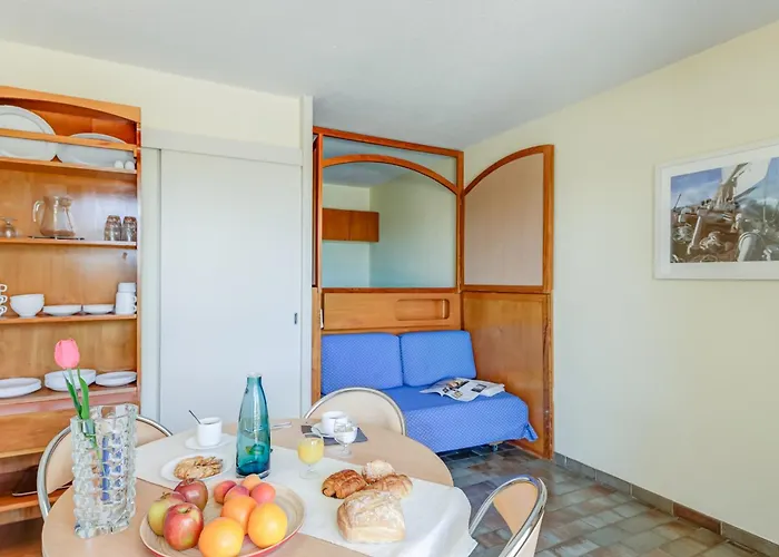 Pierre Et Le Port Hyères