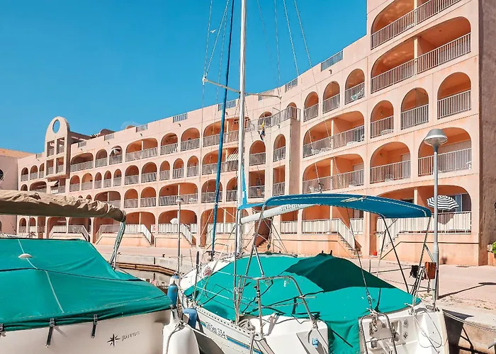 Pierre Et Le Port 3*