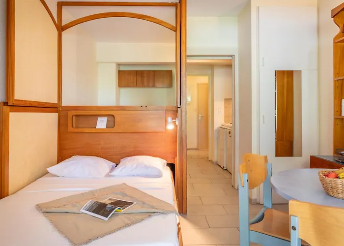 Apart Otel Pierre Et Le Port Hyères