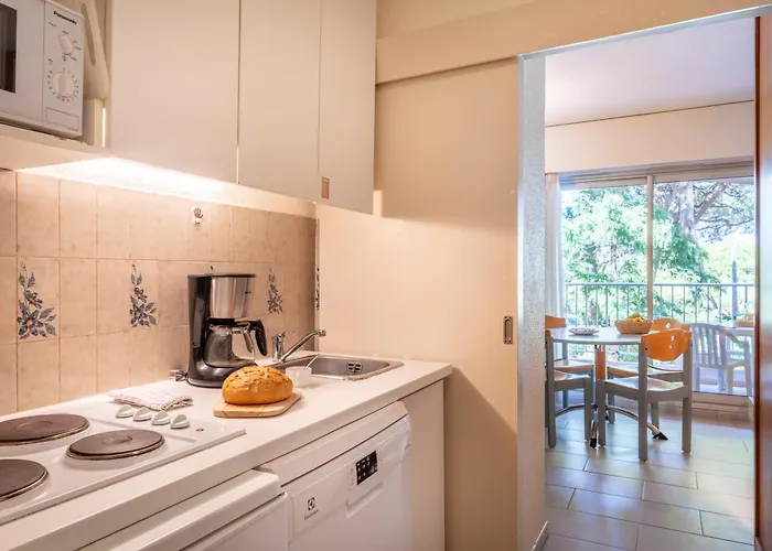 Apart Otel Pierre Et Le Port Hyères